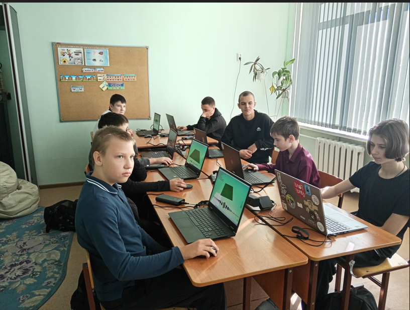 🚀 Занятия с педагогами "Кванториум" в нашей школе! 🚀 🚀 Занятия с педагогами "Кванториум" в нашей школе! 🚀.